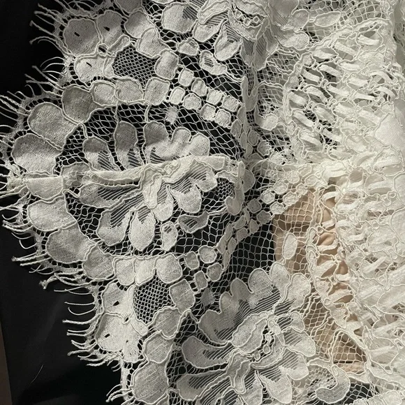 Lulu’s flint wedding dress (m) - Picture 4 of 5